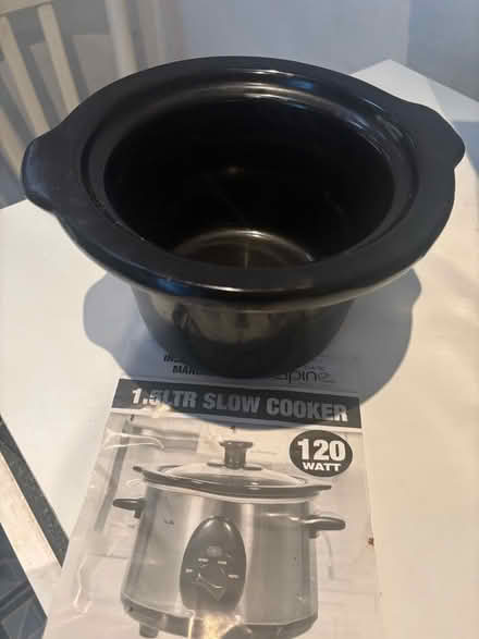 Photo of free Inside ceramic slow cook pot (no lid & no machine included) (West Norwood SE27) #1
