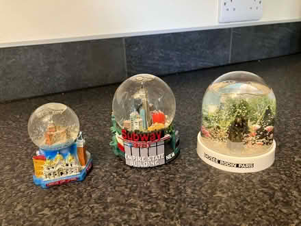 Photo of free snowglobes (Pant SY10) #1