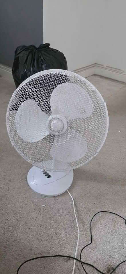 Photo of free table fan (SW17 9HE) #2