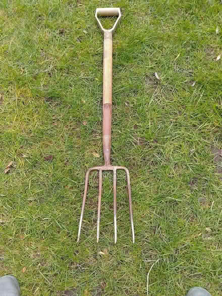 Photo of free Large garden fork (Knaphill GU21) #1