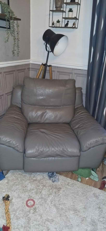 Photo of free Leather settee (Wallsend NE28) #4