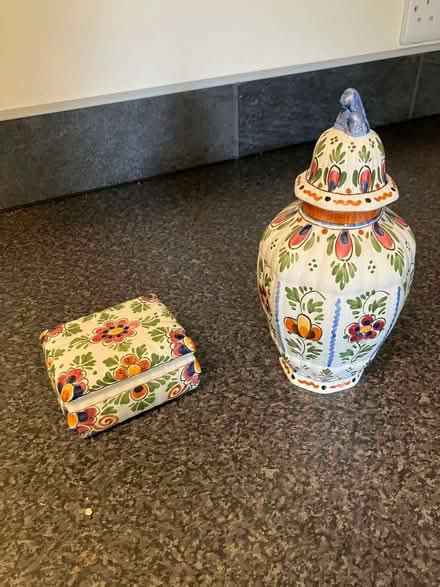 Photo of free Delft - box and pot (Pant SY10) #1