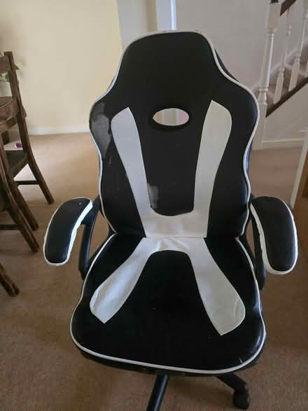 Photo of free gaming chair #2 (Gaerwen LL60) #1