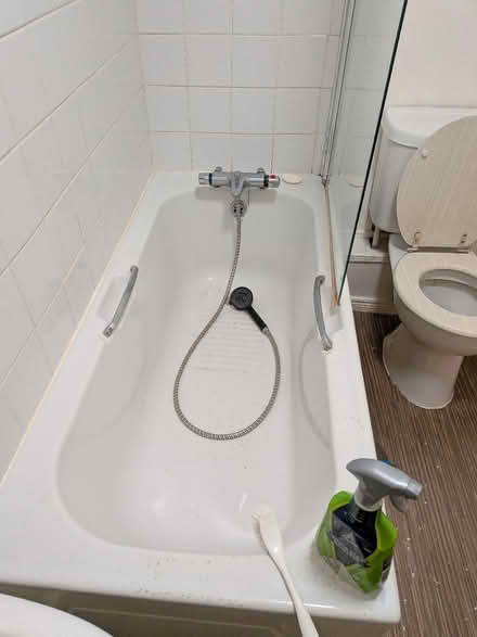 Photo of free White bathroom suite (Lychpit RG24) #2