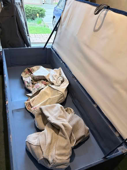 Photo of free Large ottomon (storage chest) (Sanderstead) #4