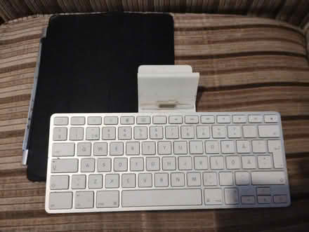 Photo of free iPad 2 cover and keyboard (Hatfield, AL10) #1