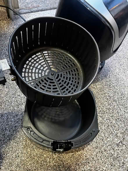Photo of free AirFryer (Education Hill, Redmond) #3