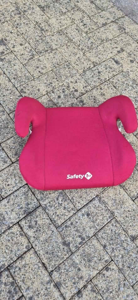 Photo of free Car booster seat (NG6 Basford) #1
