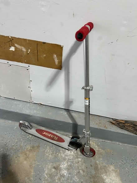 Photo of free Razor scooter (Brookeville -Georgia/Gold Mine) #1