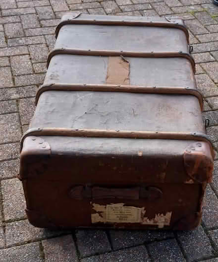 Photo of free Large vintage suitcase (Kilbarchan PA10) #4