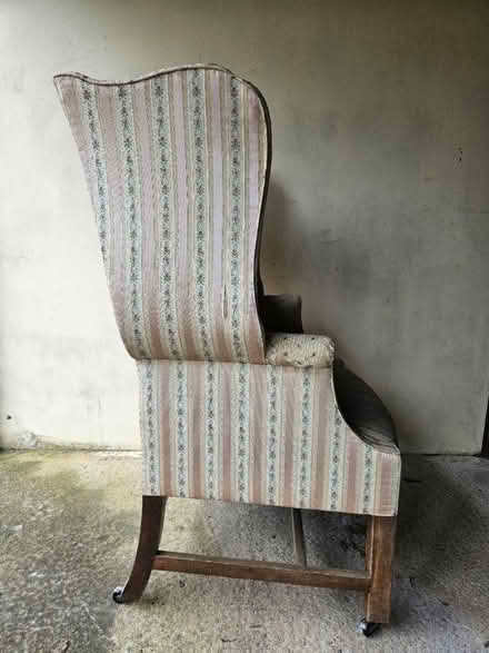 Photo of free Vintage chair (Ba7 7jr) #2