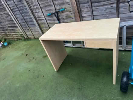 Photo of free Computer desk (Tottenham N17) #1