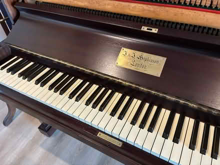 Photo of free J&J Hopkinson piano (FY6 Carleton) #4