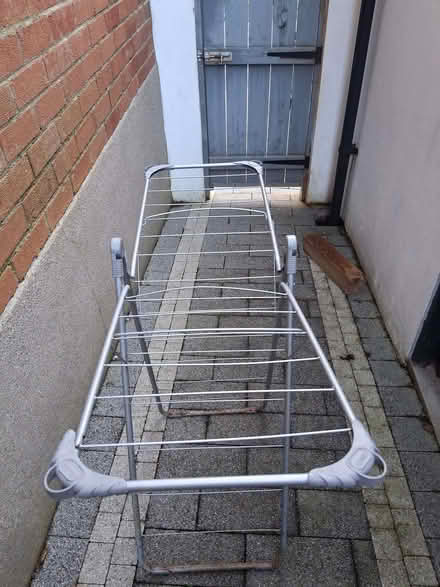 Photo of free Plastic & metal clothes airer (BT8) #2