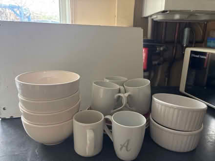 Photo of free Assorted bowls, mugs, saucers and ramekins (Thornton Heath CR0) #1