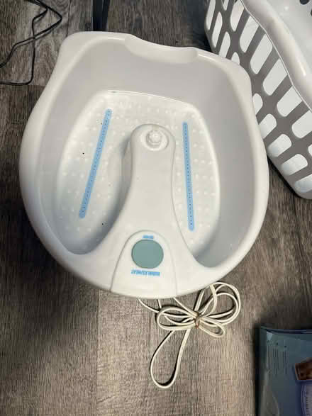 Photo of free feet massage (9335 lee hwy Fairfax) #1