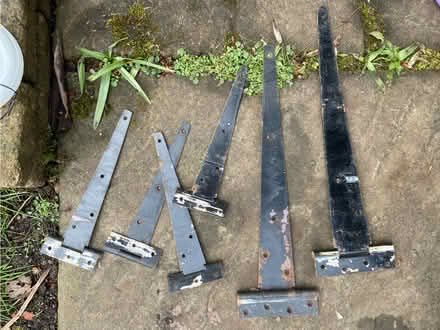 Photo of free Hinges x6 (Amersham Common HP7) #1