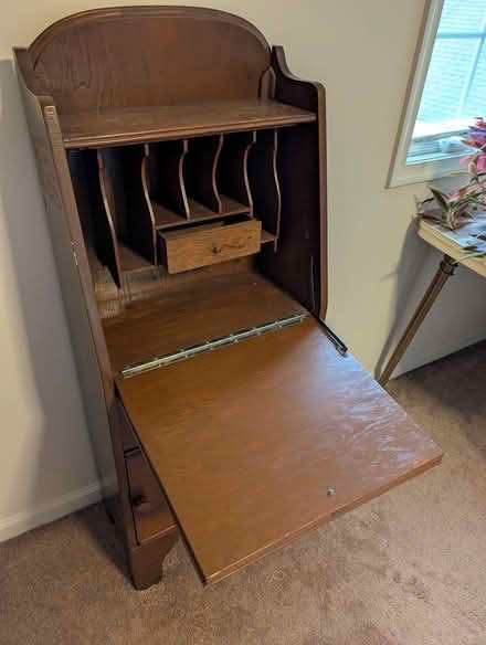 Photo of free Cute little cabinet (Near Wegmans Allentown) #3