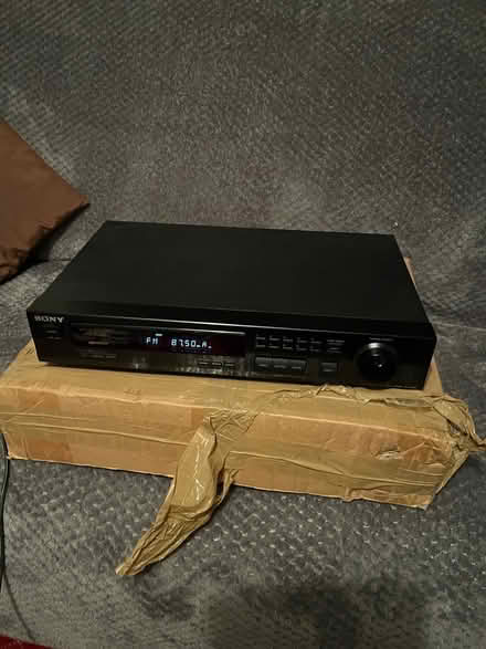 Photo of free Sony Tuner and CD Player (TN24) #4