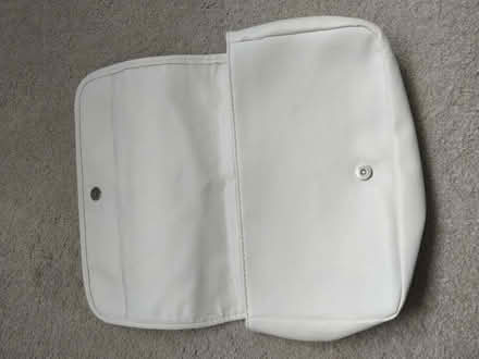 Photo of free White bag/Purse (Coulsdon CR5) #3