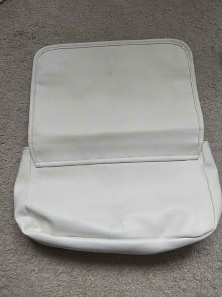 Photo of free White bag/Purse (Coulsdon CR5) #1