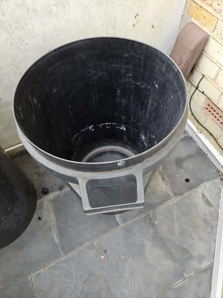 Photo of free Dustbin (Wandsworth Common SW11) #3