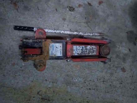 Photo of free Trolley jack (Old Town SG1) #1