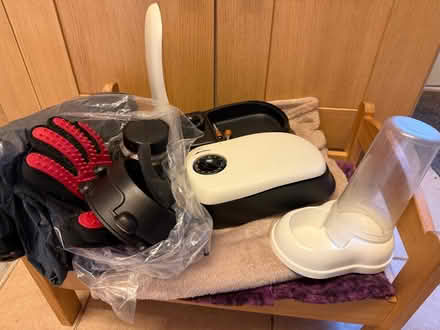 Photo of free 2 meal pet feeder & water dispenser plus bed (Bestwood Park Estate NG5) #2