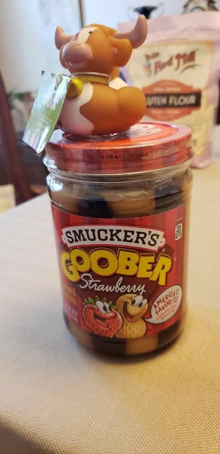 Photo of free smuckers goober strawberry p-butter (Far Rockaway, Queens) #1