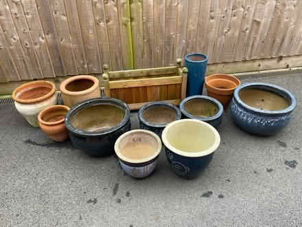Photo of free Plant pots and wooden planter (NG3 Mapperley / Arnold) #1