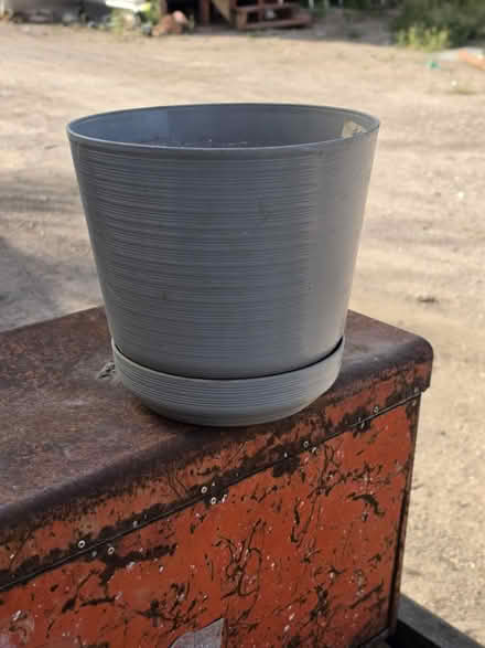 Photo of free Plastic plant pot (Ruthrauff/Kain Ave) #1