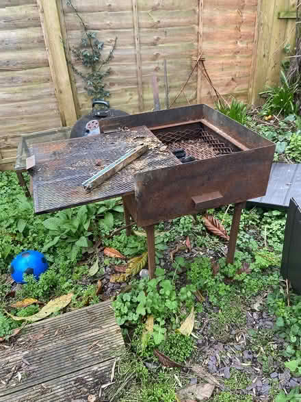 Photo of free Large BBQ (SE153BS) #1
