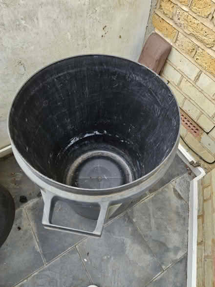 Photo of free Dustbin (Wandsworth Common SW11) #4