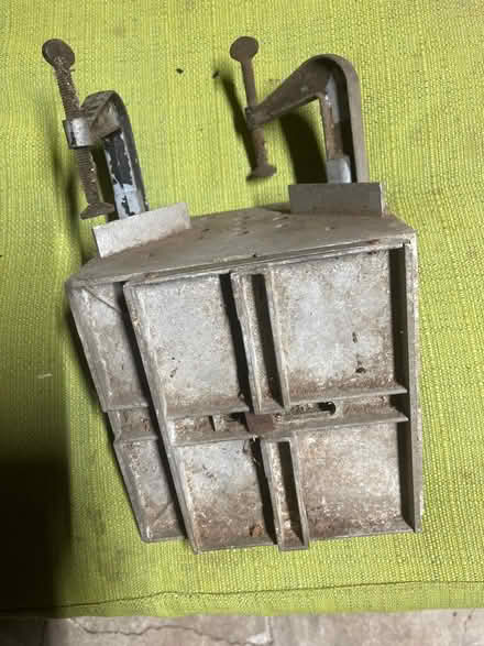Photo of free Universal jig for bench saws (North Willow Glen , San Jose) #1