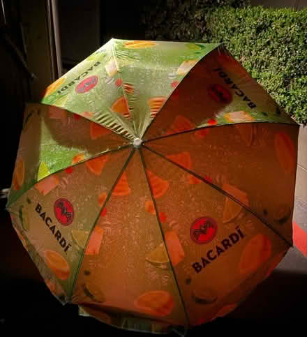 Photo of free Beach umbrella, adjustable length (Valencia Avenue, Sunnyvale) #2