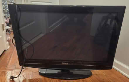 Photo of free 32 in TV (Flemington) #1