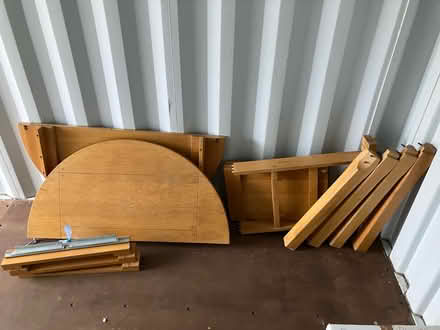 Photo of free Round dining table (SG19 potton) #3