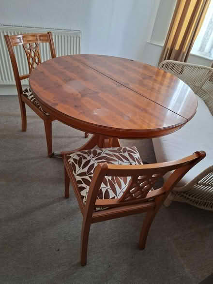 Photo of free Table & chairs (Thornton Heath CR7) #1