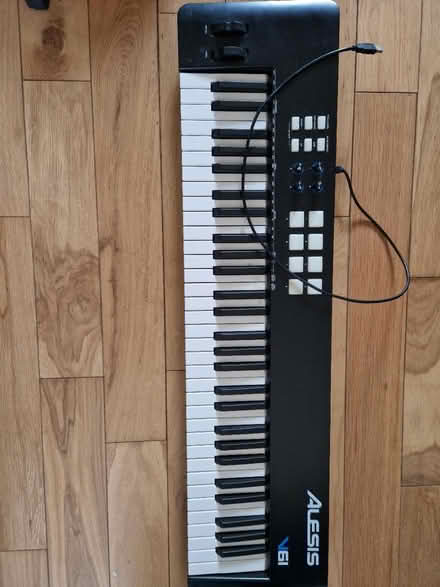 Photo of free Midi keyboard (SW6) #1