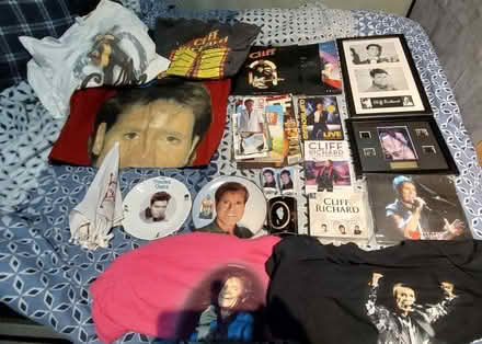 Photo of free cliff richard collection (bramley LS13) #2