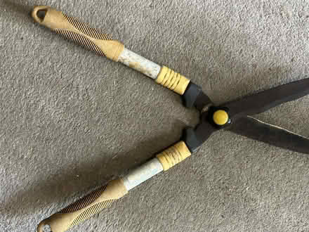 Photo of free Faulty garden shears for spares/repairs? (Monks Hill CR2) #3