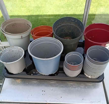 Photo of free Used pots and tray (Nr Tesco, Princes Road , CM2) #1