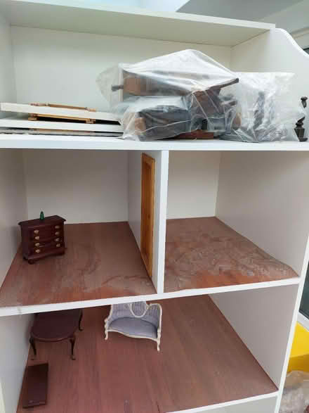 Photo of free Modern dolls house (Waterlooville PO7) #1