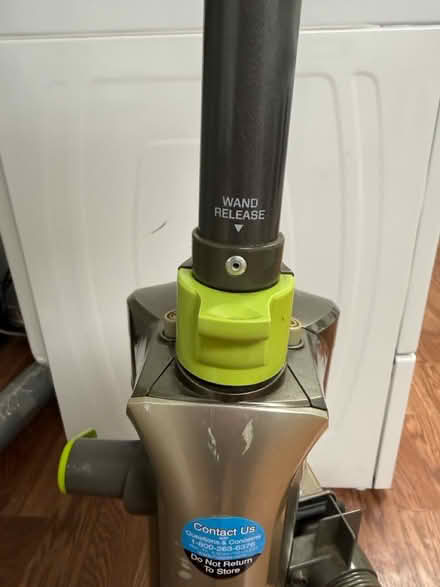 Photo of free Hoover upright vacuum cleaner (Valencia Avenue, Sunnyvale) #4