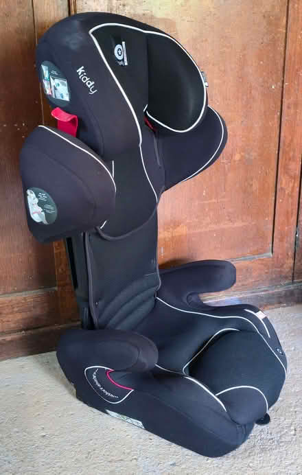 Photo of free Child Car Seat 4 to 12 years (Isofix) (The Hockering GU22) #3