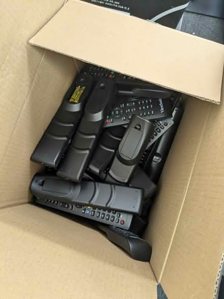 Photo of free IT Equipment - bits and bobs (Dulwich) #1