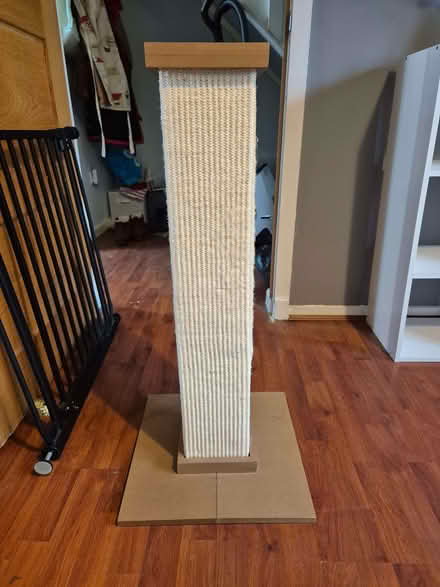 Photo of free Cat scratching tower (Bathgate EH54) #1