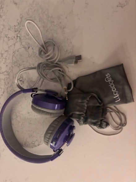 Photo of free 2 Kids’ Headphones (Barnes SW13) #2