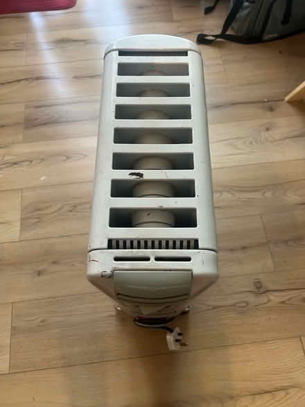 Photo of free DeLonghi Dragon Heater (CR41FL) #4