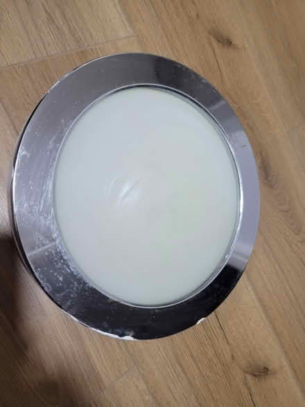 Photo of free LED round light (Rg301jx) #1